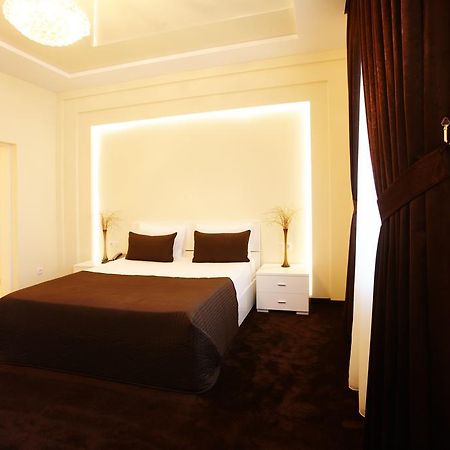 Central Park Apartments คีชีเนา ภายนอก รูปภาพ