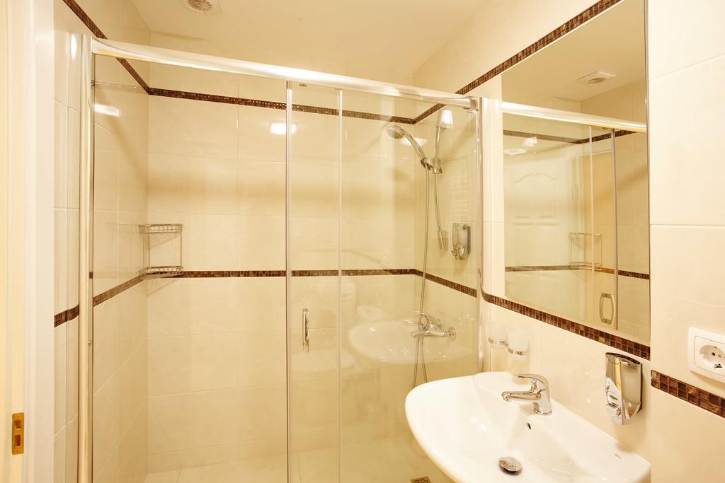 Central Park Apartments คีชีเนา ภายนอก รูปภาพ