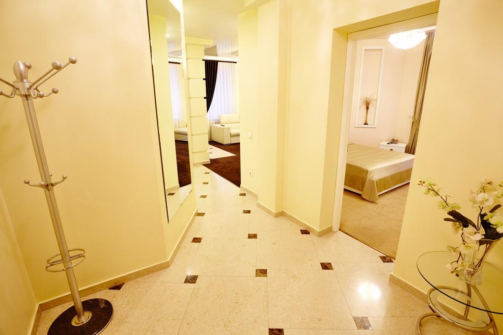 Central Park Apartments คีชีเนา ภายนอก รูปภาพ